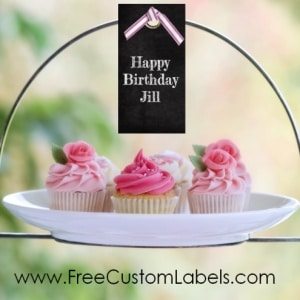 chalkboard tag to decorate cupcakes at a birthday party